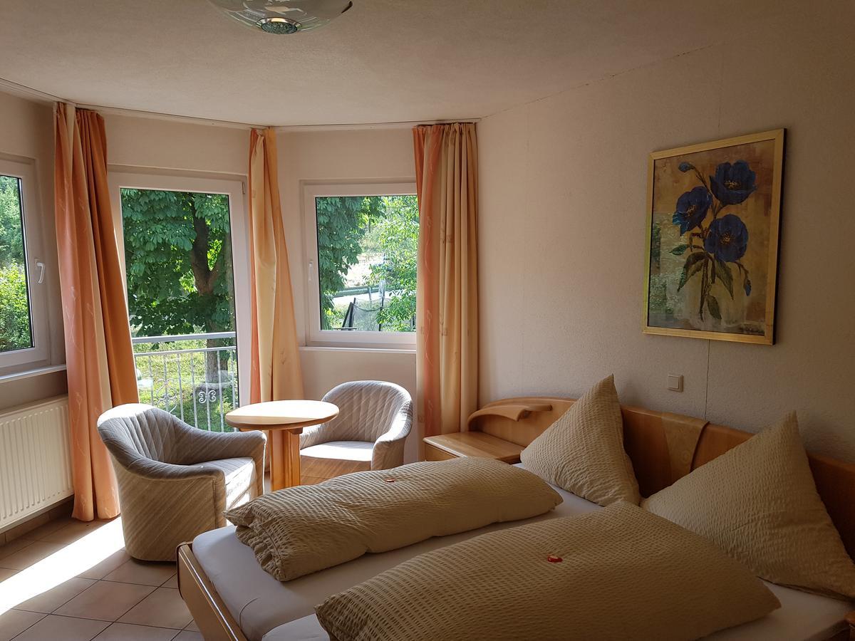 Hotel Zur Engelsburg Hausen-Wied Exterior foto